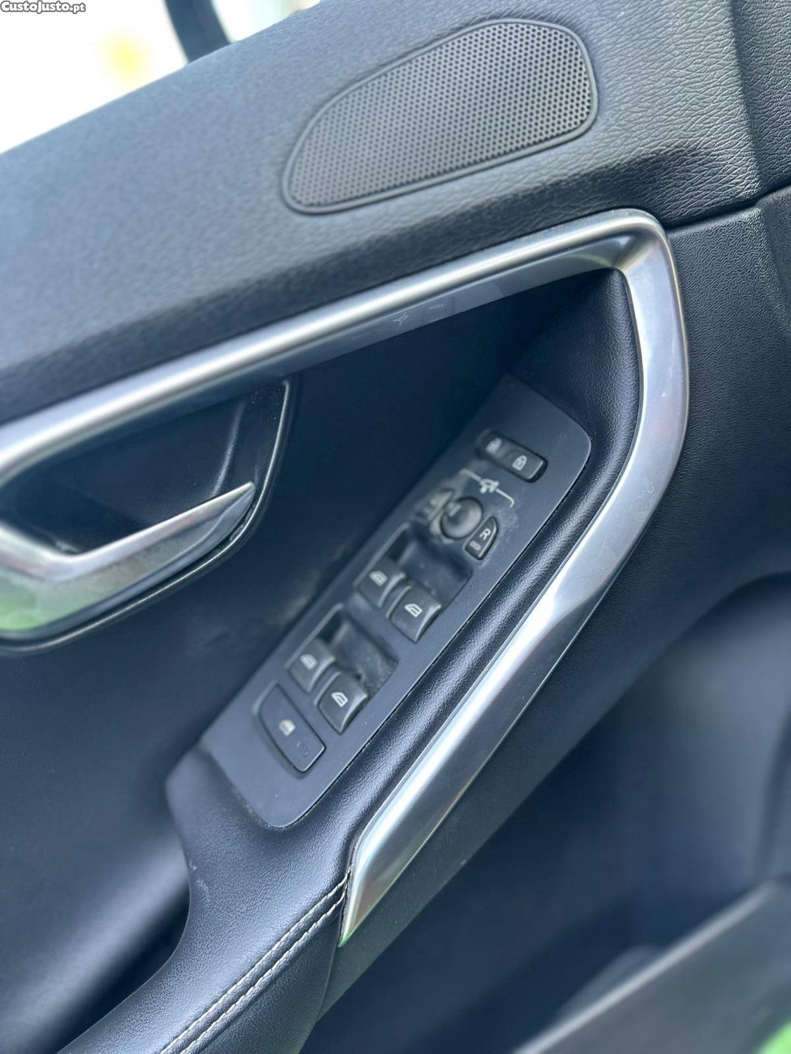 Volvo V40 R-DESIGN — fotografia 9
