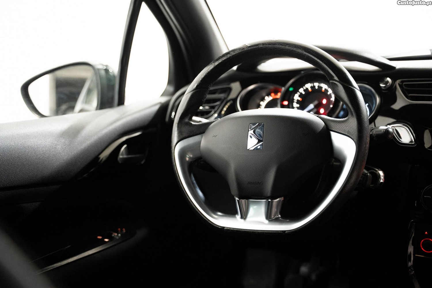 Citroën DS3 1.6 e-HDi So Chic — fotografia 13