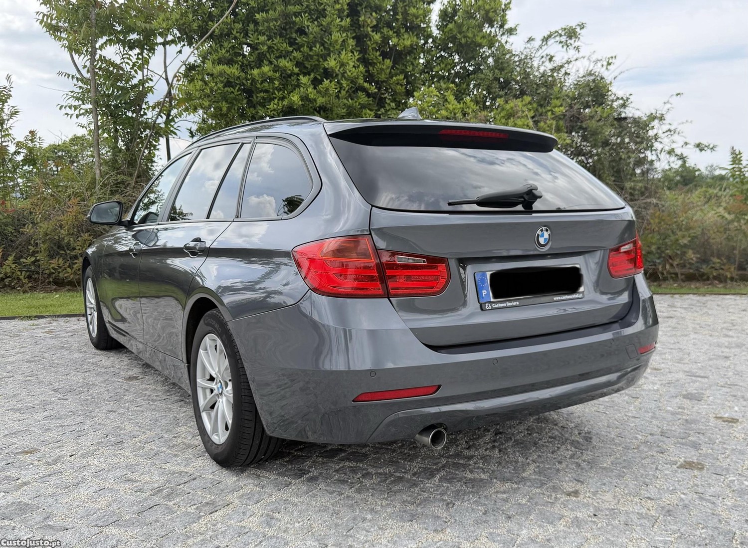 BMW 318 C bom estado com CarPlay — fotografia 11