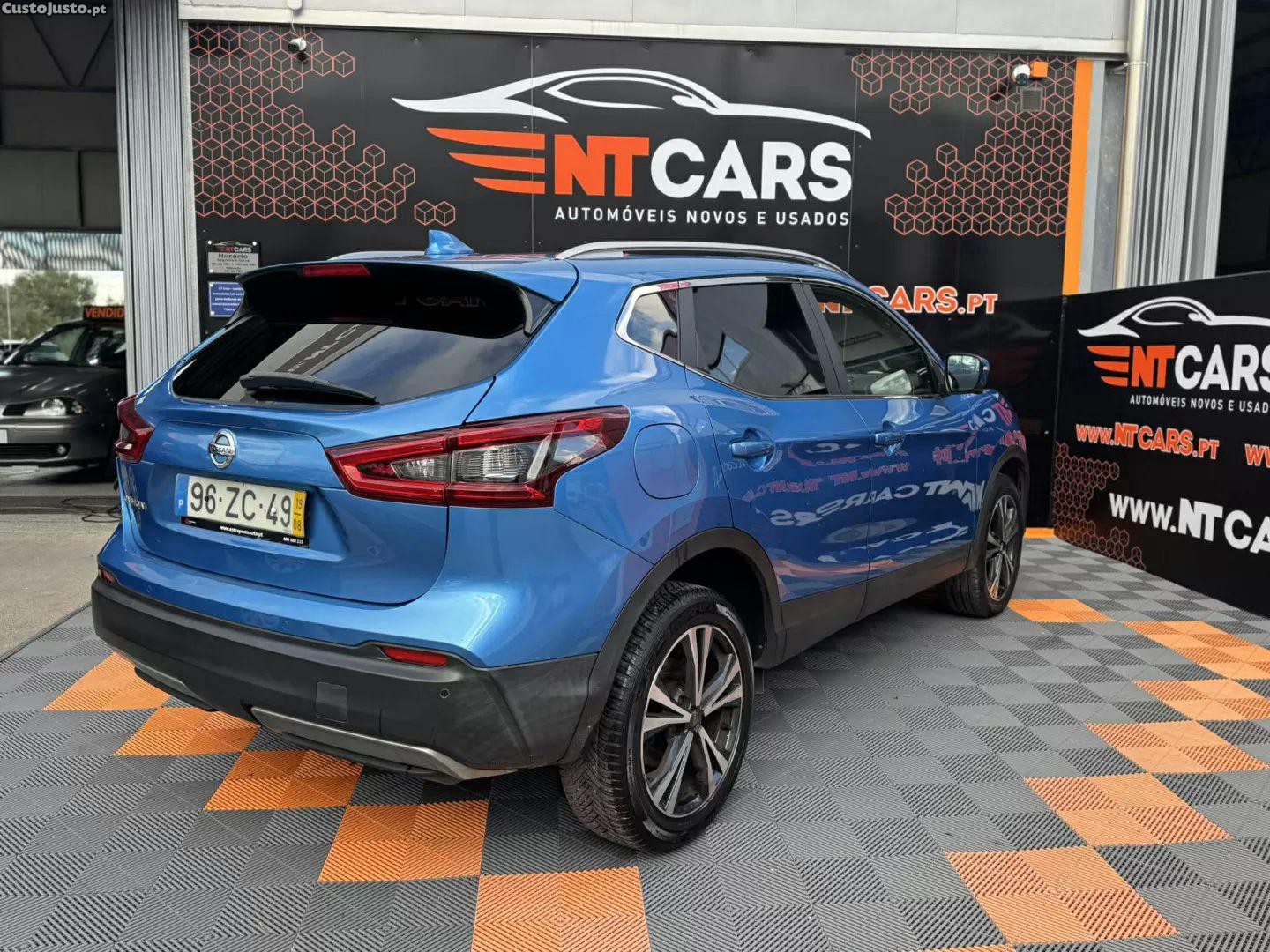 Nissan Qashqai 1.5 dci n-connecta j18 - 19 — photo 2