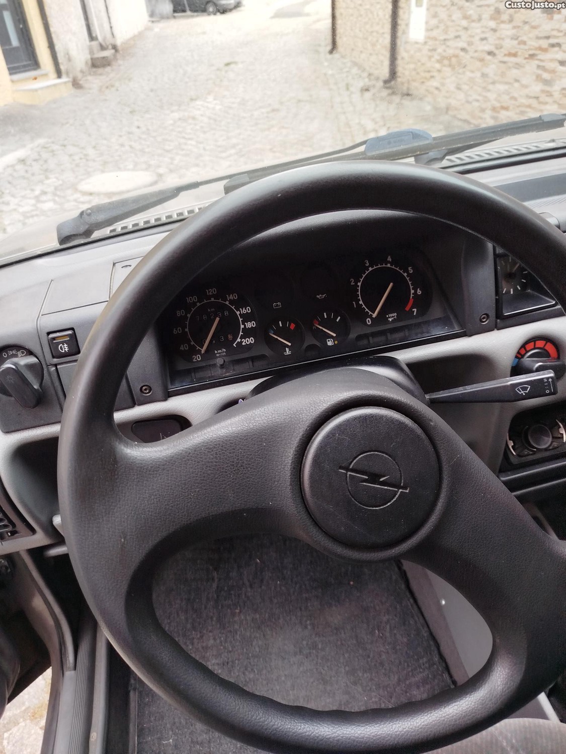 Opel Corsa A — fotografia 5