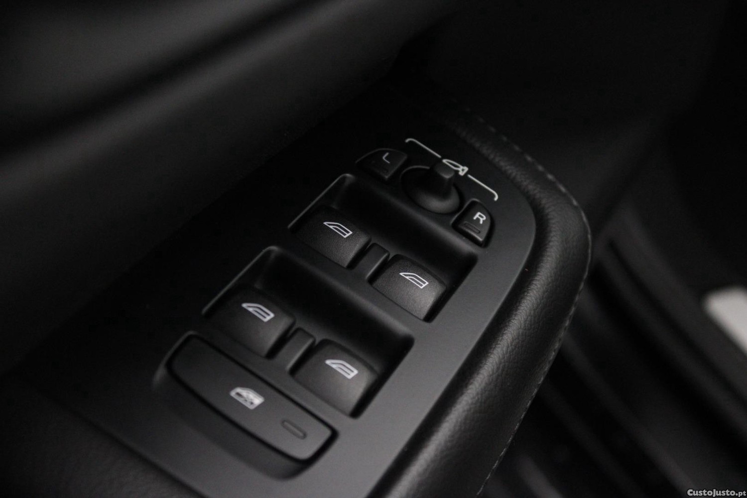 Volvo V60 2.0 T6 AWD INSCRIPTION — fotografia 16