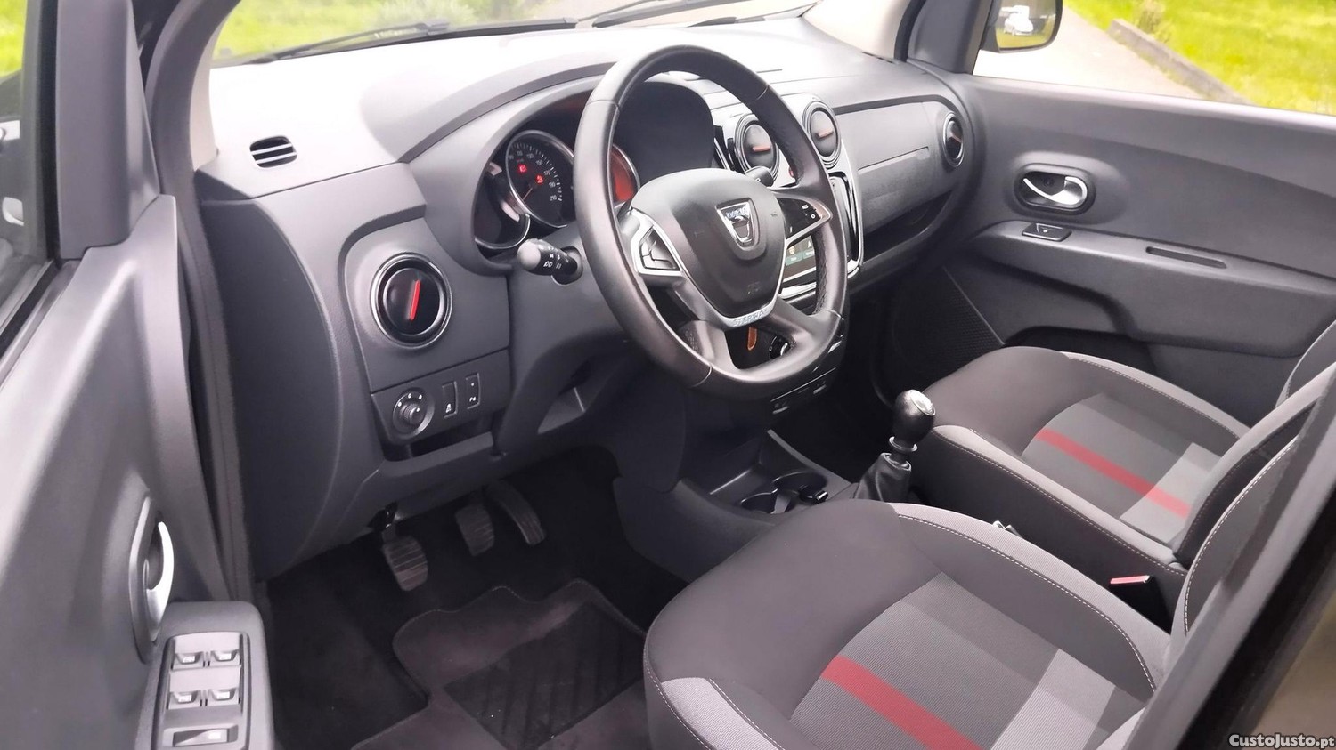 Dacia Lodgy 1.5 Blue dCi Stepway 7L - 19 — photo 2