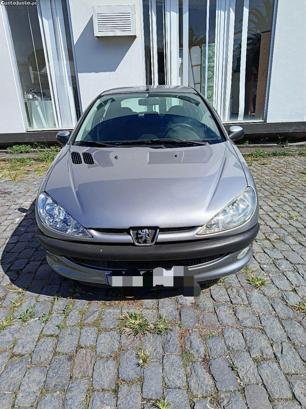 Peugeot 206 1.1 - 04 — photo 2