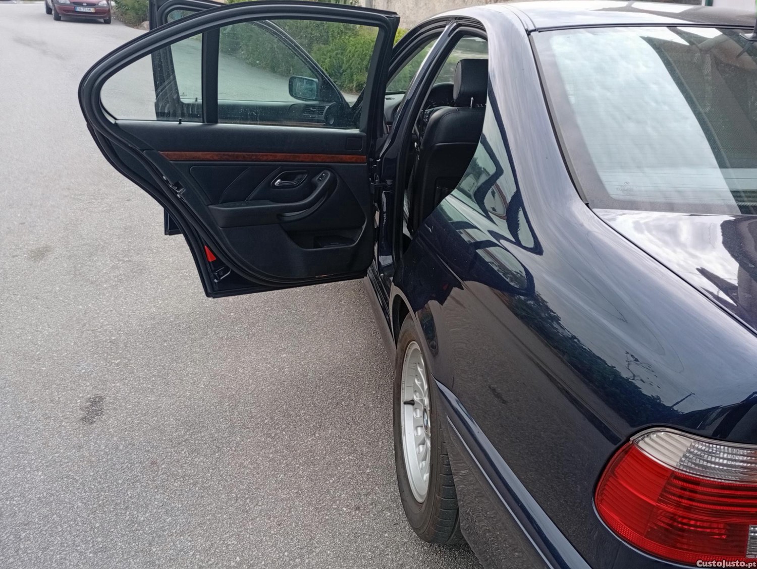 BMW 530 5 Series - 01 — photo 3