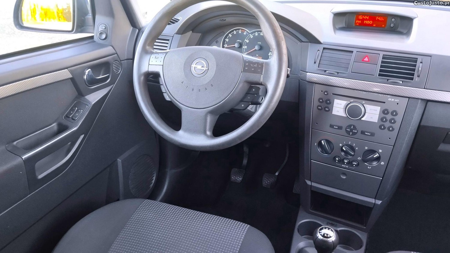 Opel Meriva 1.7 CDTi Cosmo — photo 4