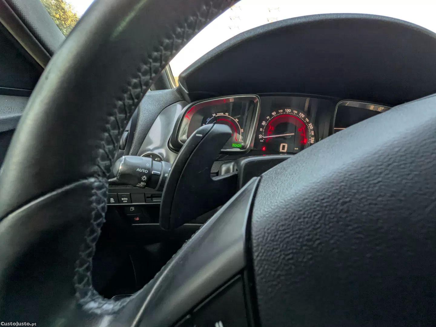 DS 5 5 2.0 hybrid4 sport chic — fotografia 3