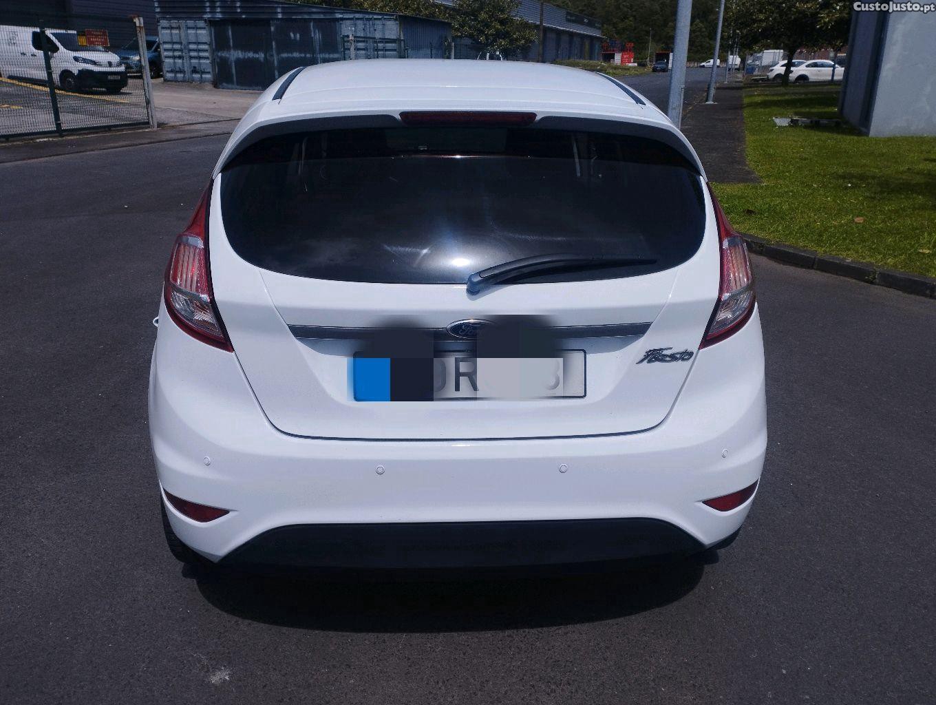 Ford Fiesta 1.5 — fotografia 8