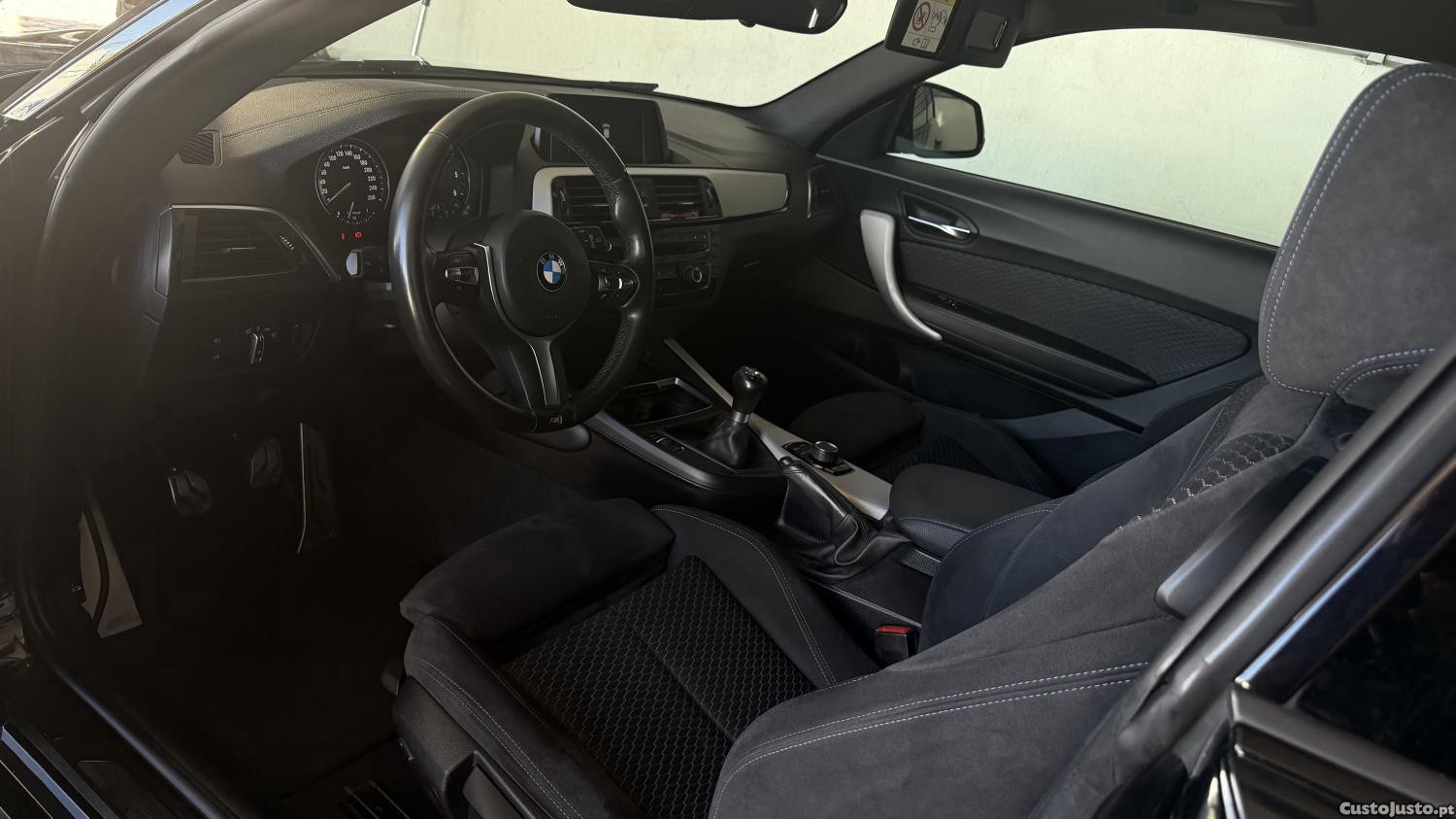 BMW 116 d Pack Desportivo M — fotografia 18