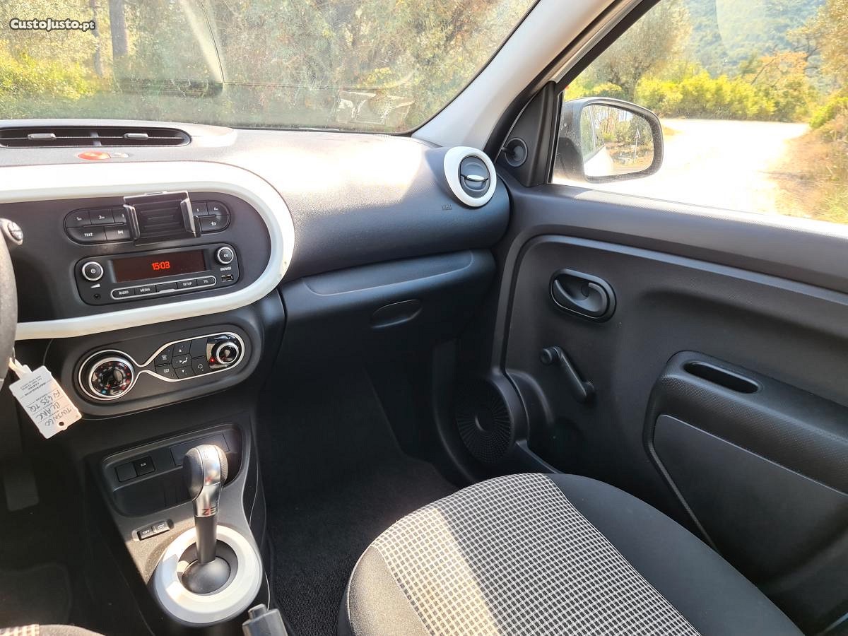 Renault Twingo Z.E. 22 Zen — fotografia 3
