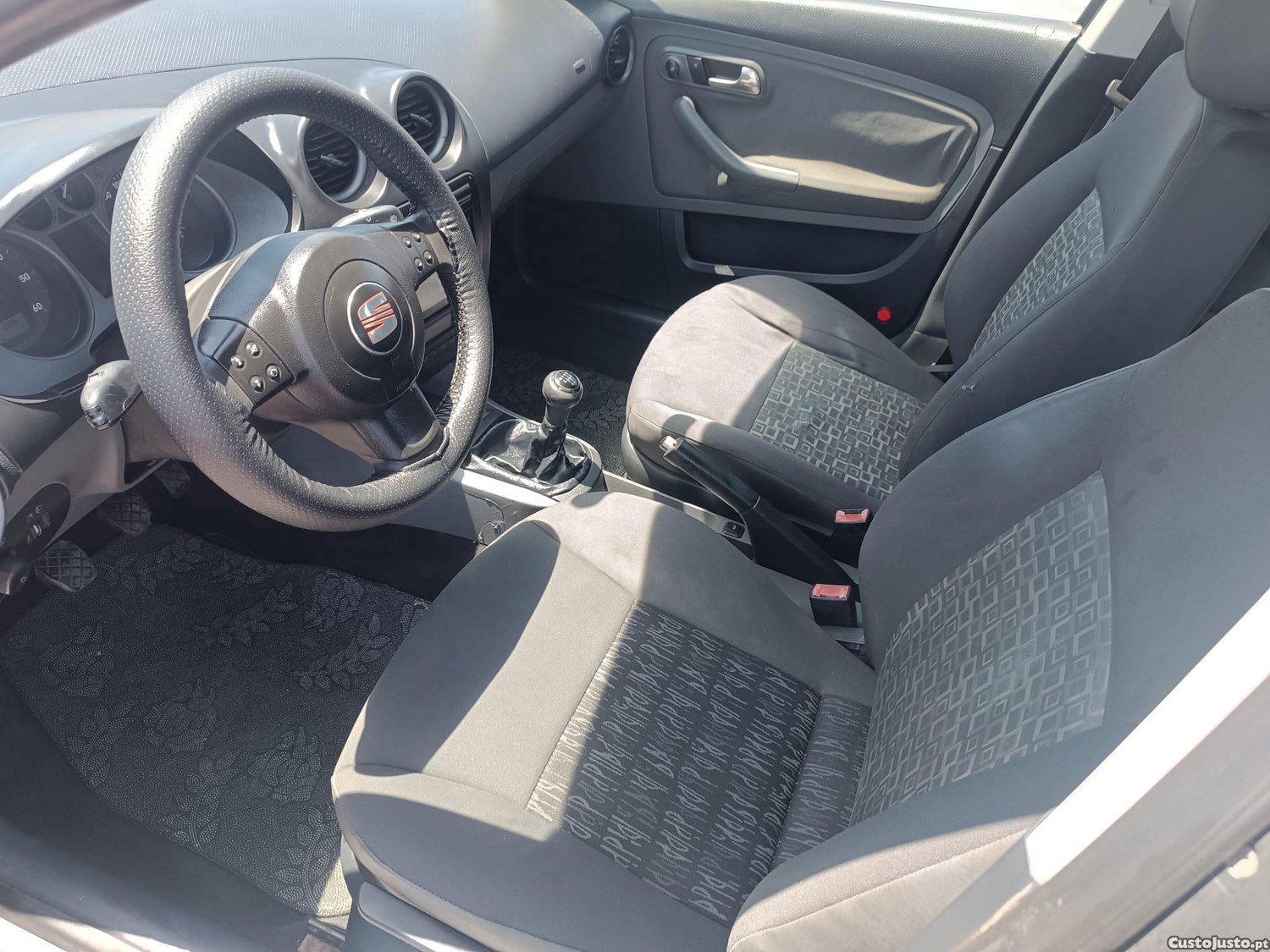 SEAT Ibiza 1.4 Tdi - Muito Estimado — fotografia 5
