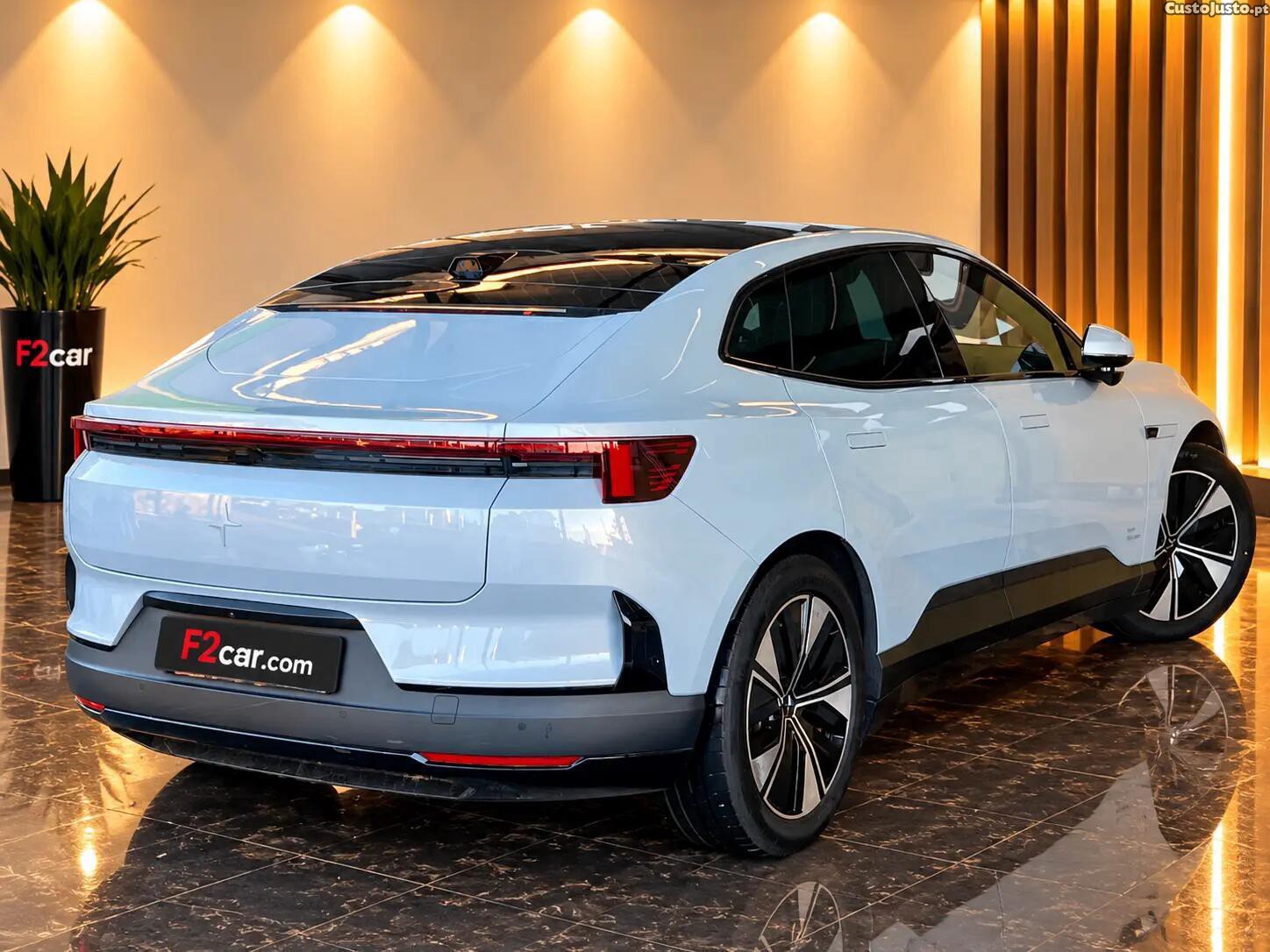 Polestar 4 Long Range 100 kWh Single Motor Plus — photo 3