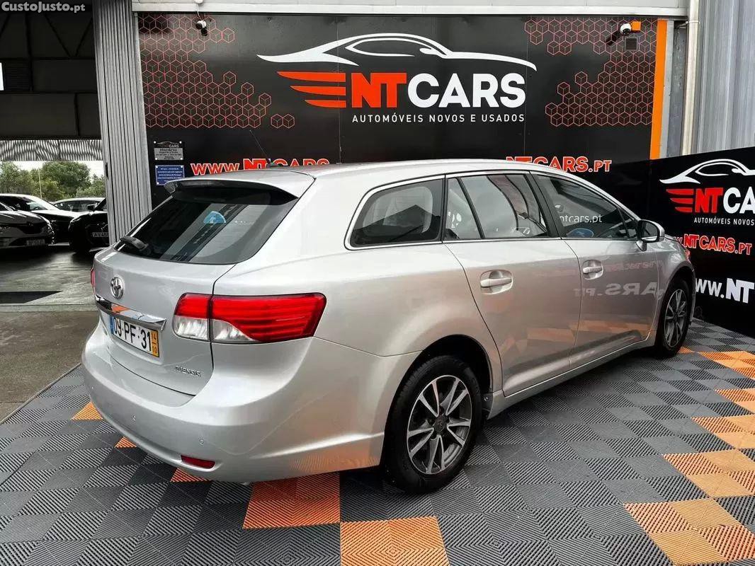 Toyota Avensis 2.0 d-4d comfort — photo 2