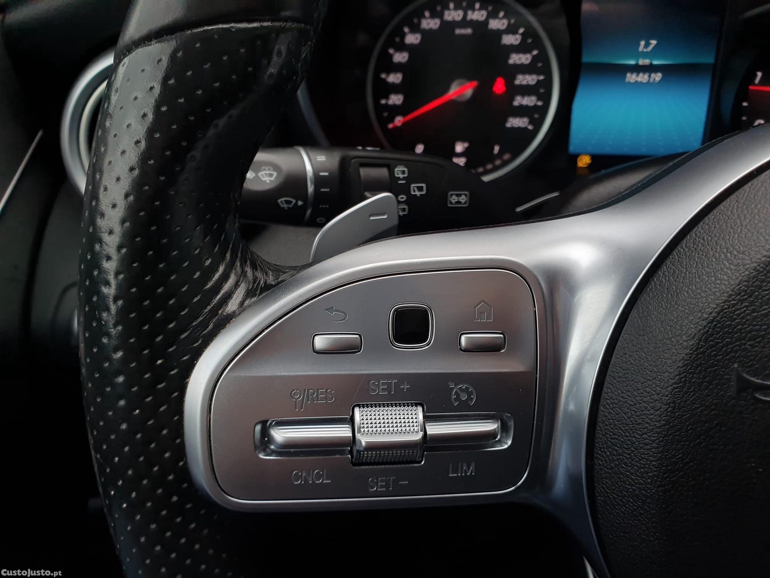 Mercedes-Benz C 300 d AMG Line — fotografia 6