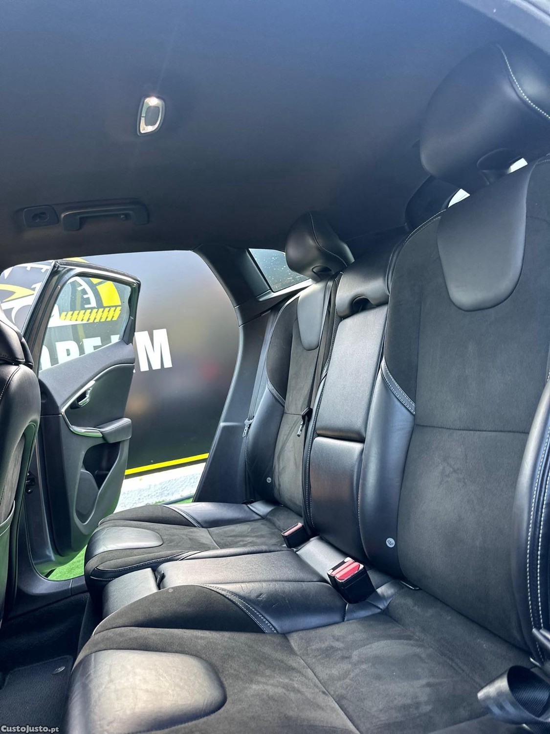 Volvo V40 R-DESIGN — fotografia 4