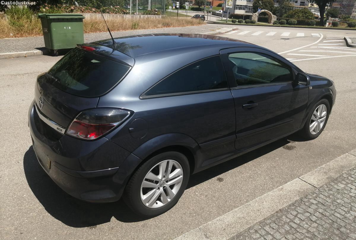 Opel Astra GTC — fotografia 2