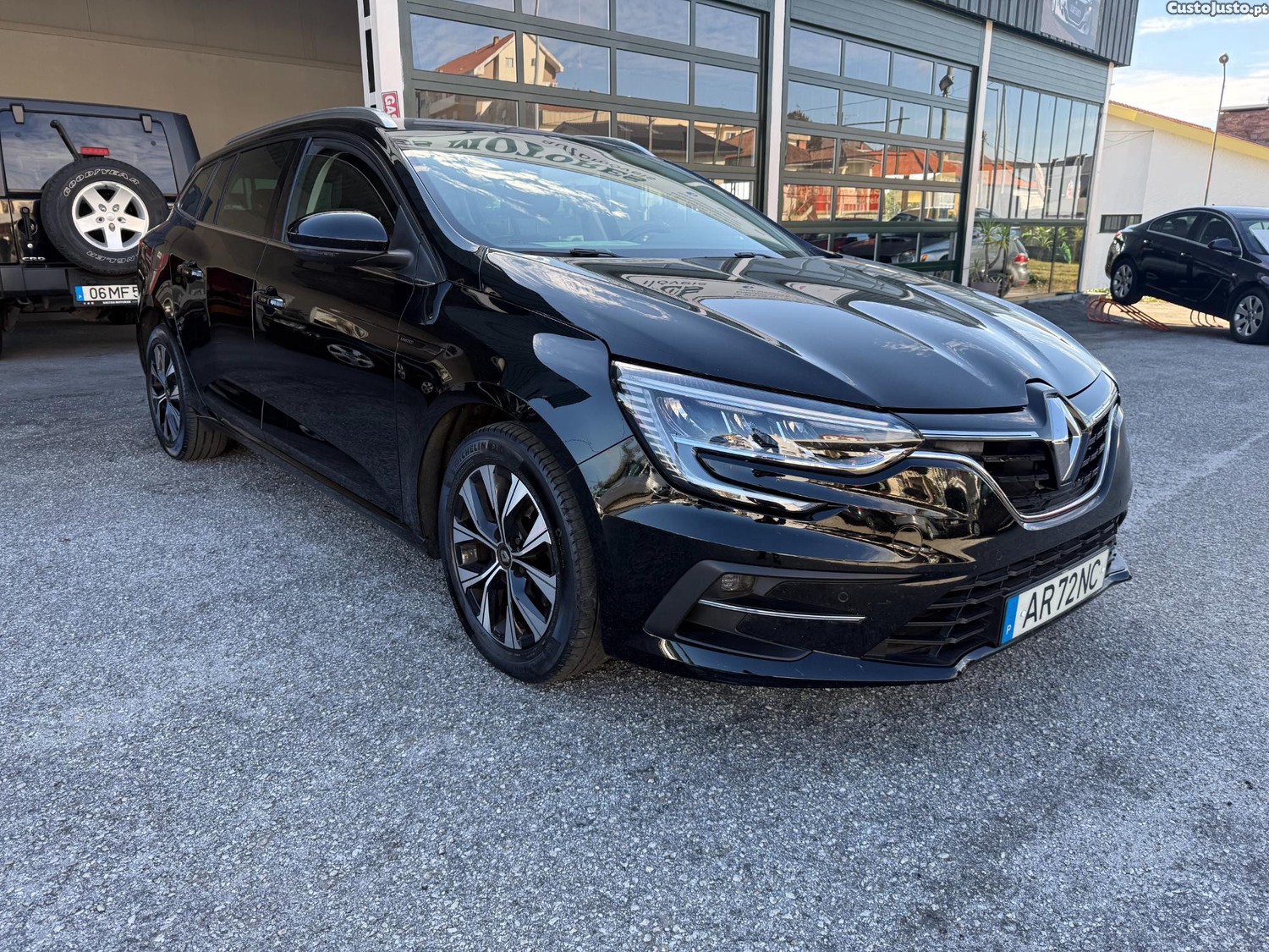 Renault Mégane Sport Tourer 1.3 TCe Limited - 22 — photo 5