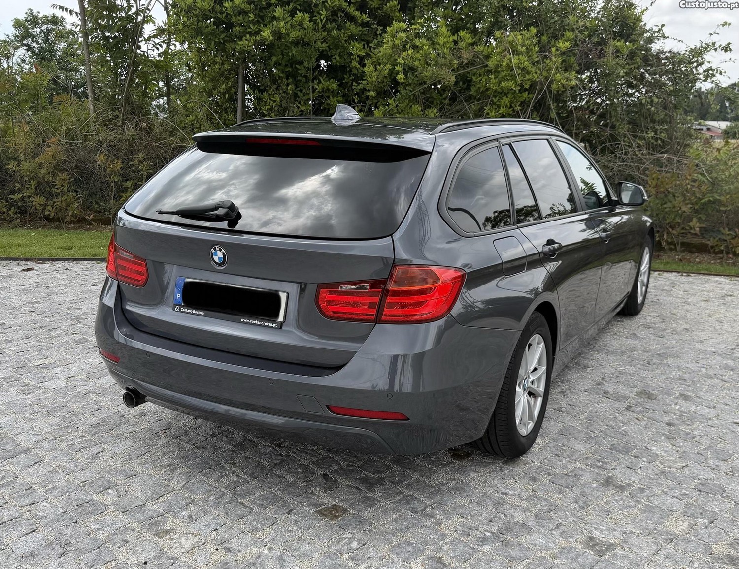 BMW 318 C bom estado com CarPlay — fotografia 12