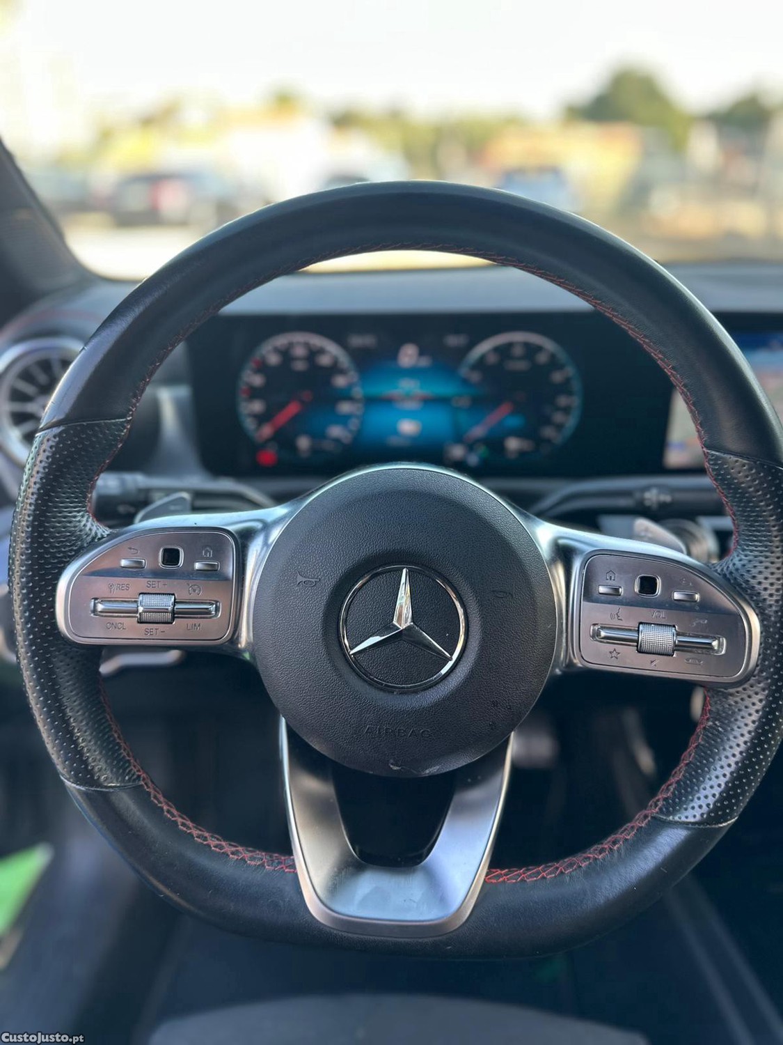 Mercedes-Benz CLA 250 E AMG — fotografia 5