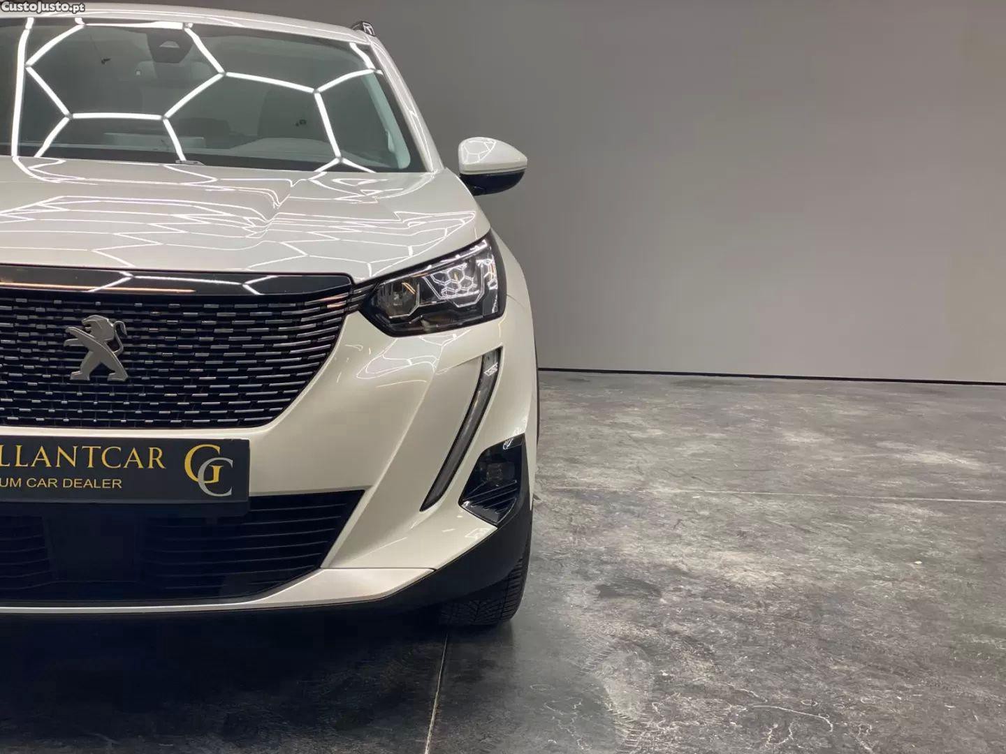 Peugeot 2008 Puretech 130hp allure — photo 3