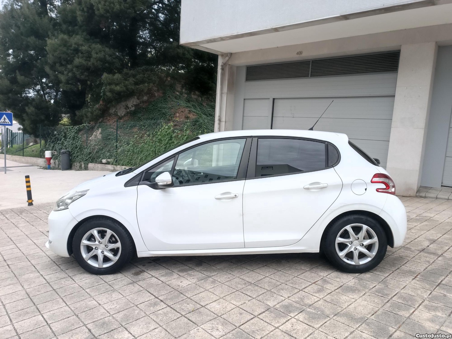 Peugeot 208 1.4 hdi 5portas Nacional - 12 — photo 5