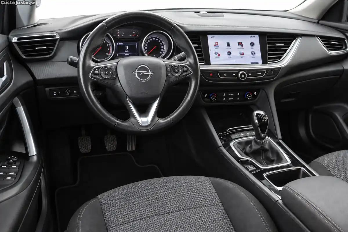 Opel Insignia 1.6 CDTi Dynamic — photo 4