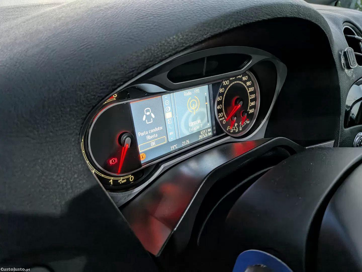 Ford S-Max 2.0 tdci titanium 7l — fotografia 12