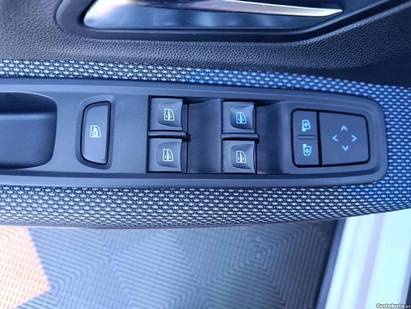 Dacia Sandero 1.0 bi-fuel stepway comfort — photo 4