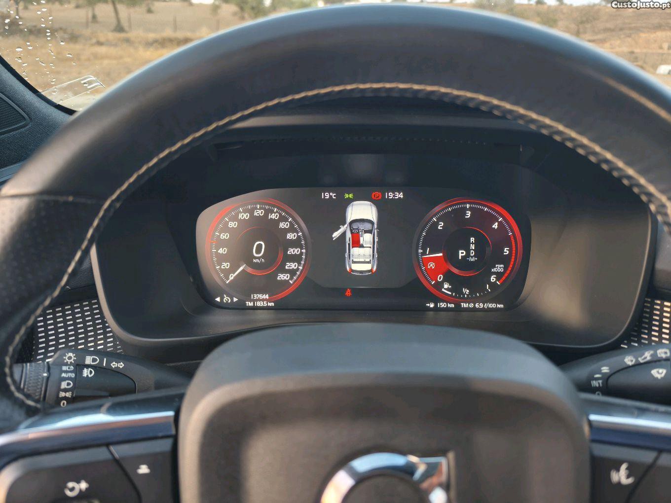 Volvo XC40 2.0 D3 R-design - 19 — photo 3