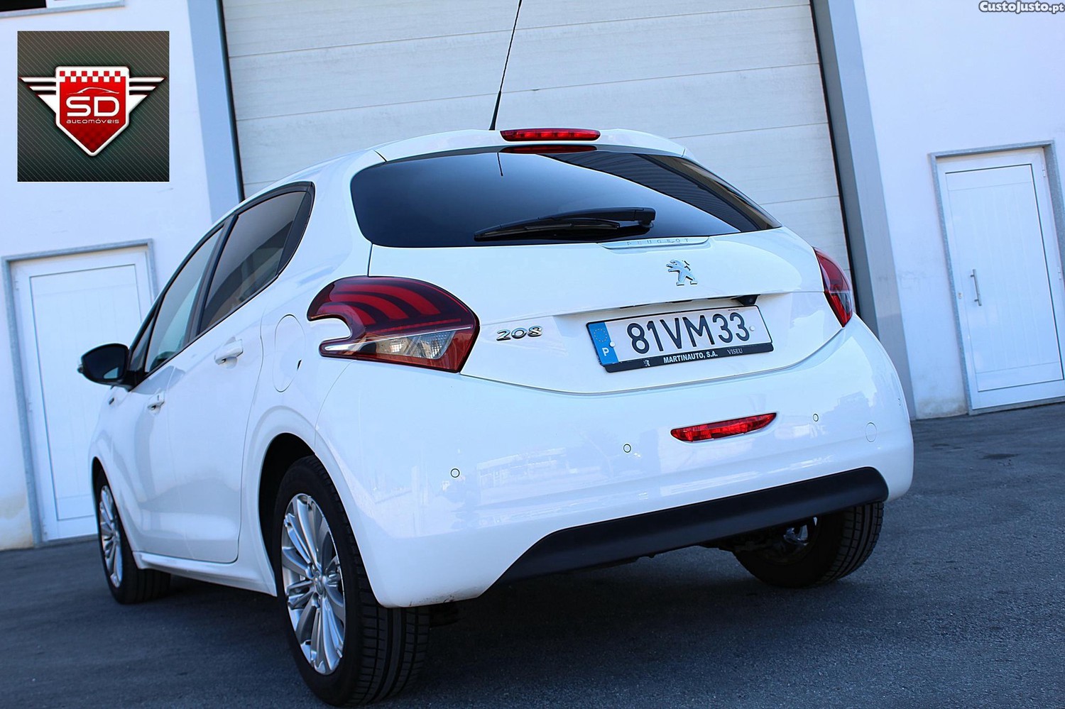 Peugeot 208 1.6 HDI Signature — fotografia 12