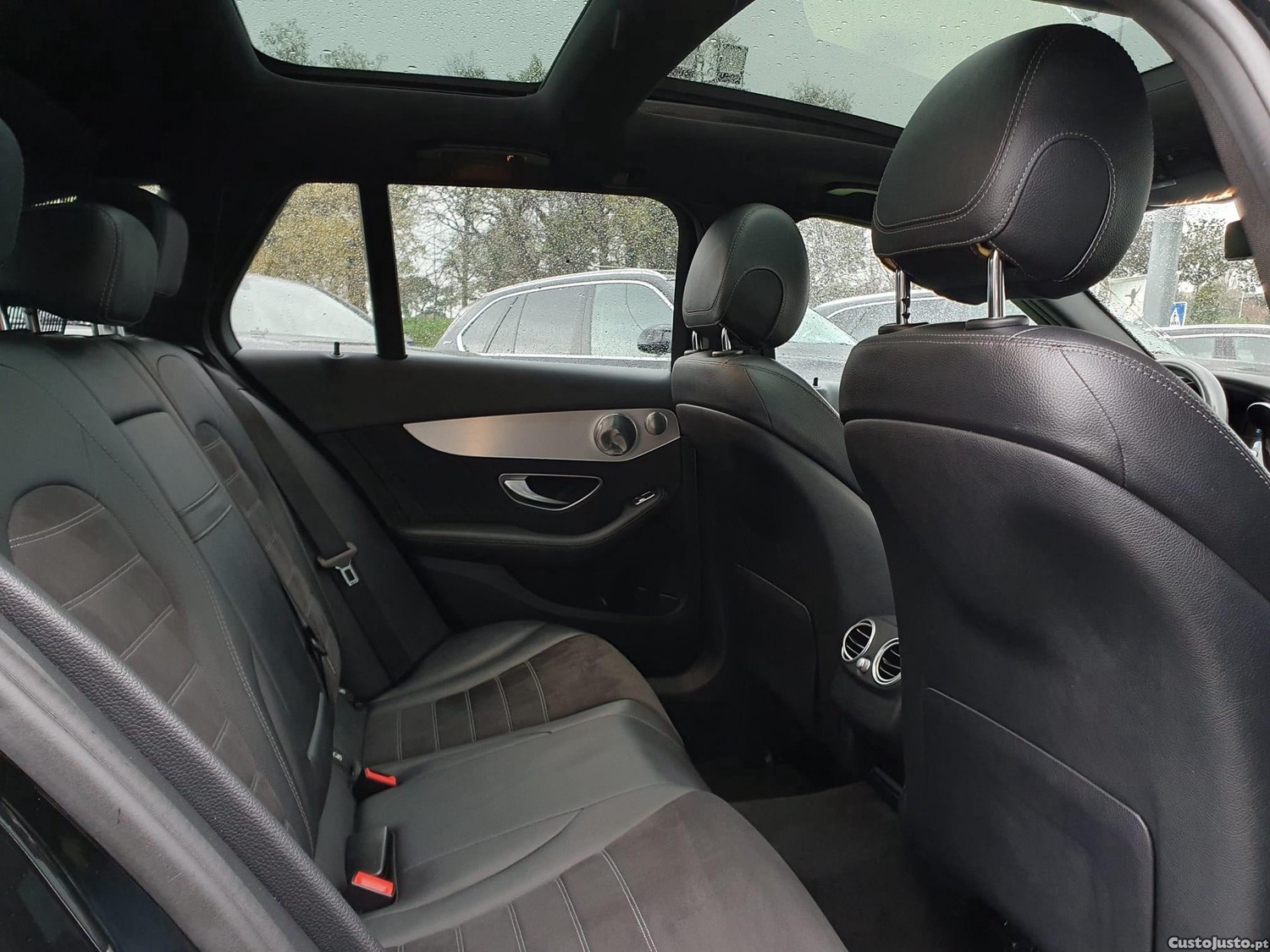 Mercedes-Benz C 300 d AMG Line — fotografia 12