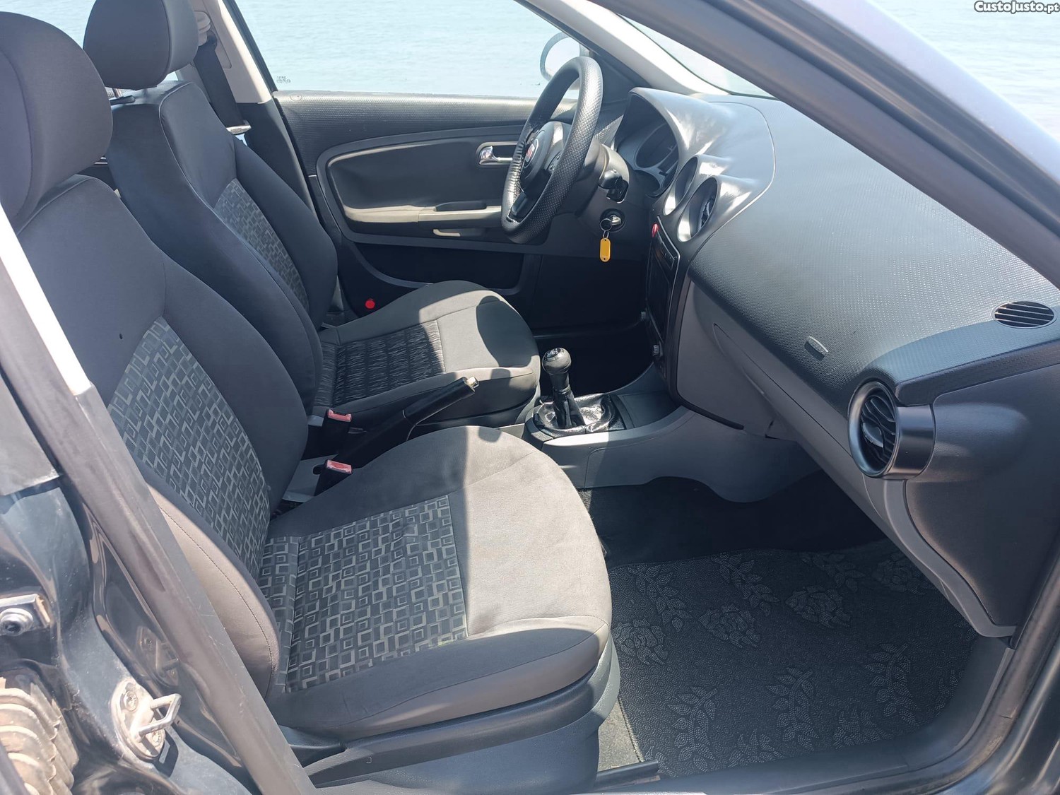 SEAT Ibiza 1.4 Tdi - Muito Estimado — fotografia 4