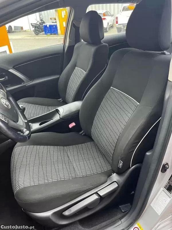 Toyota Avensis 2.0 d-4d comfort — photo 4