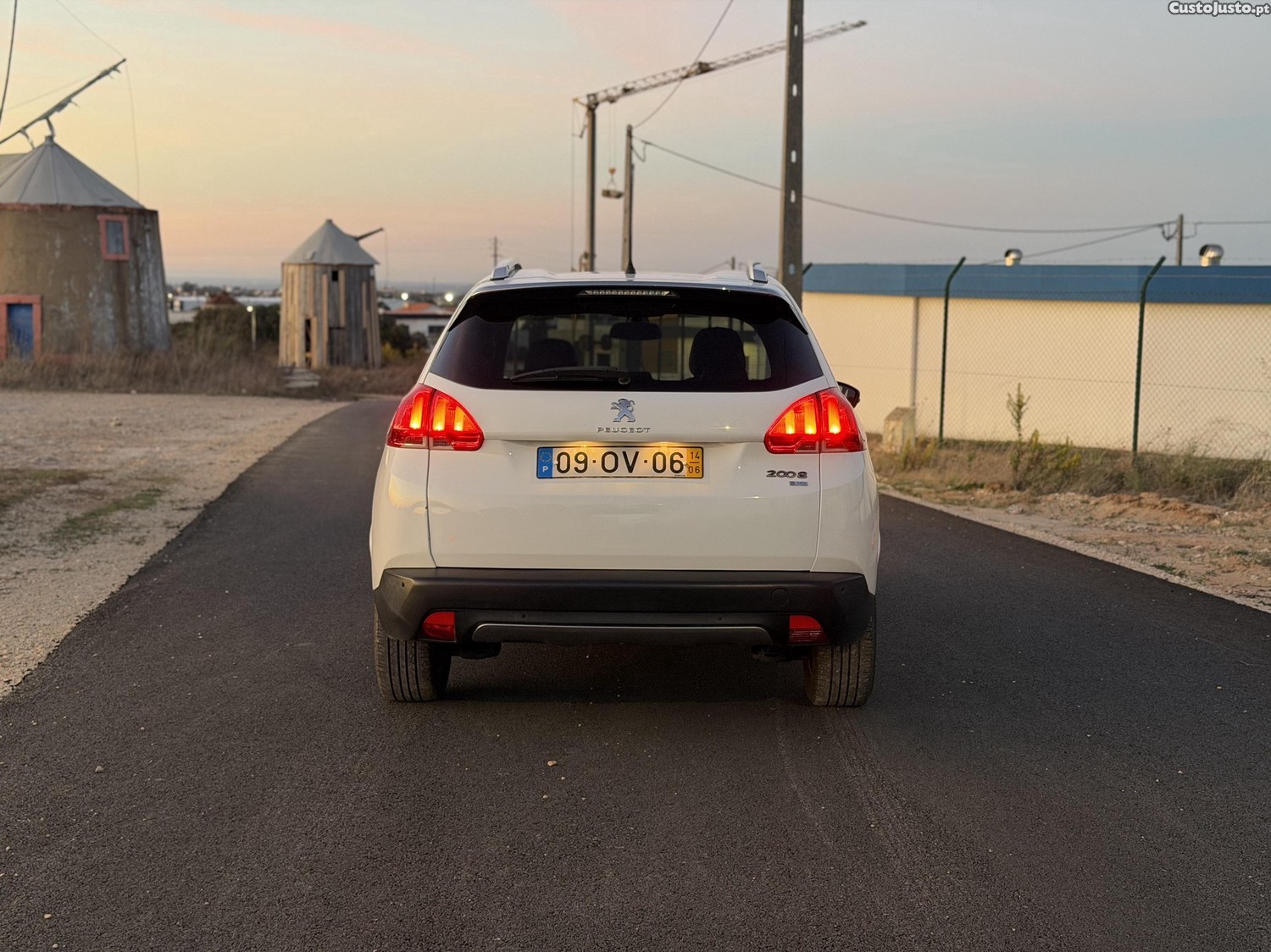 Peugeot 2008 1.6 e-hdi - 14 — photo 5