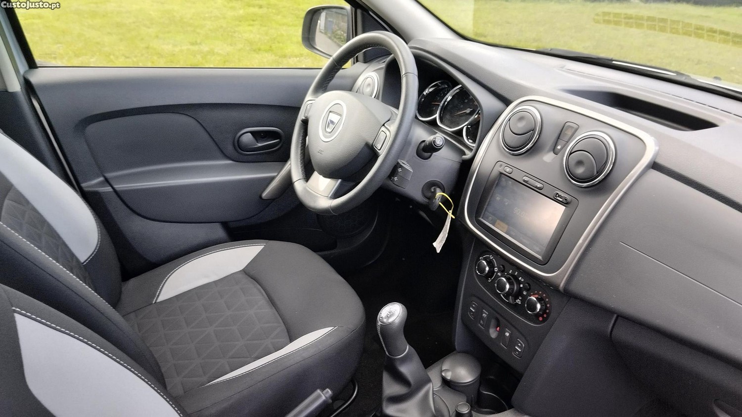 Dacia Sandero 1.0 SCe Pack - 14 — photo 5