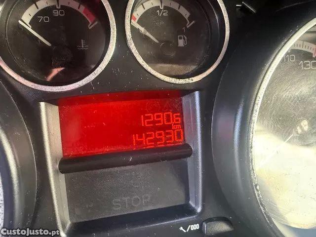 Peugeot 308 1.6 hdi active j17 — fotografia 3