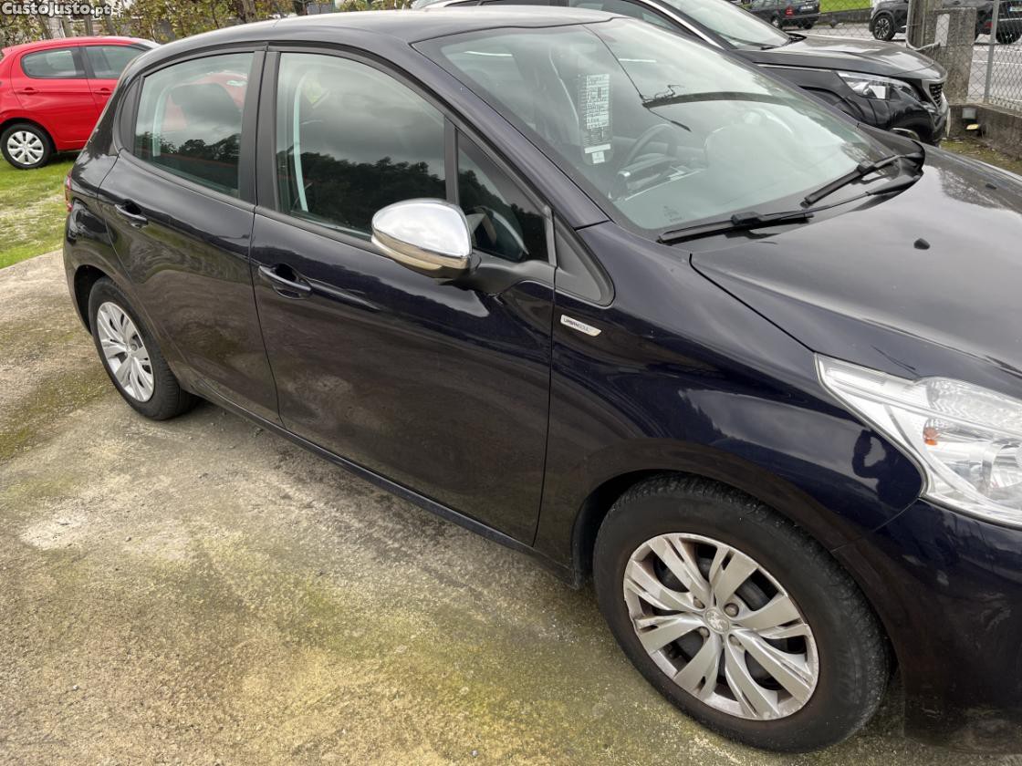 Peugeot 208 Urban - 13 foto 2