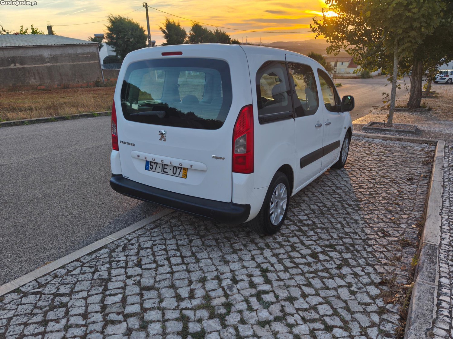 Peugeot Partner 1.6hdi 5 lugares - 09 — photo 5
