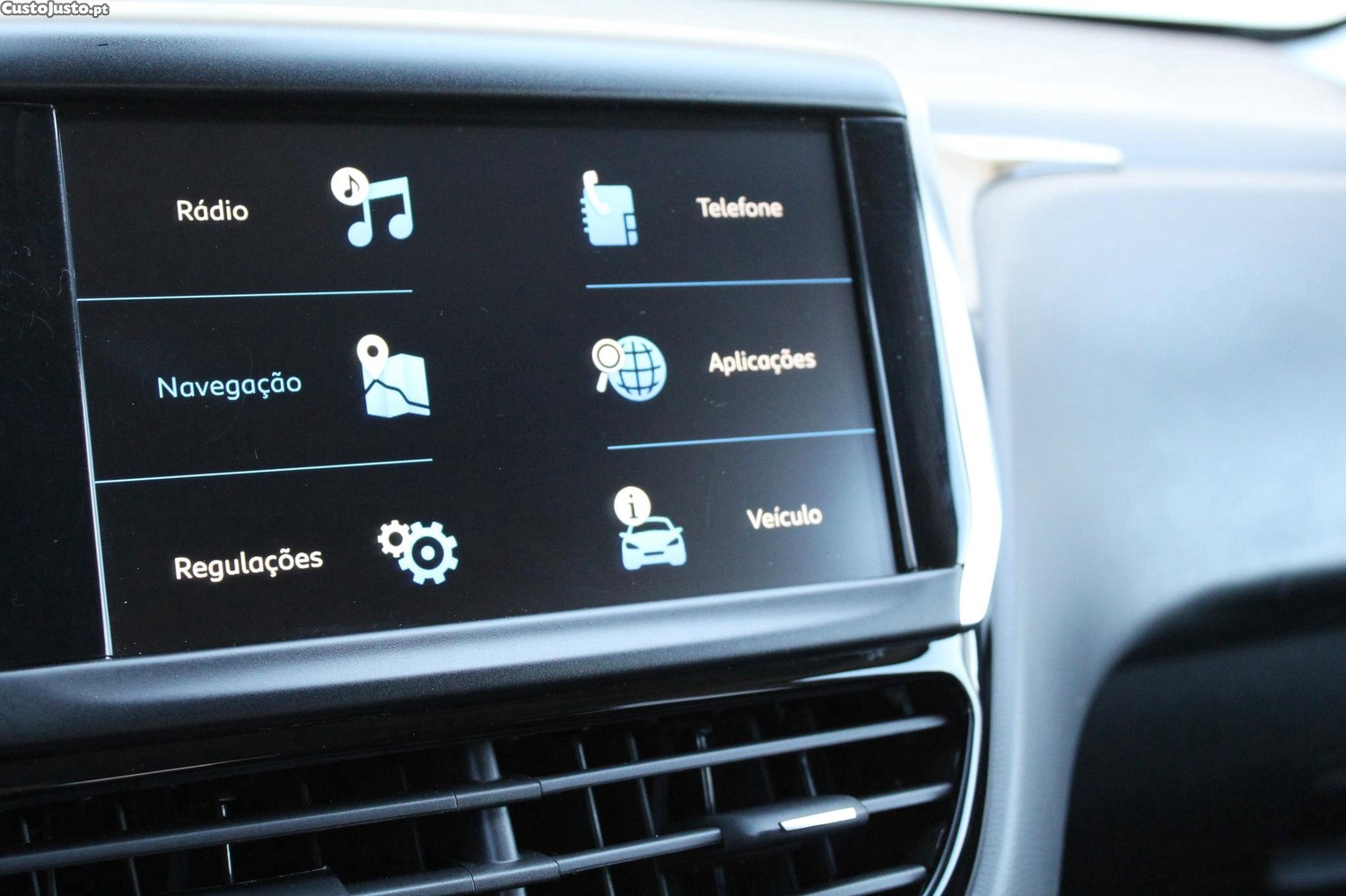 Peugeot 208 1.6 HDI Signature — fotografia 9
