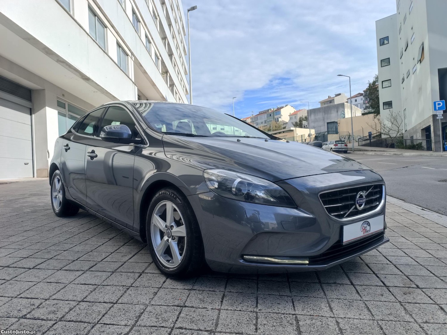 Volvo V40 1.6D 115CV NACIONAL 1 DONO - 13 — photo 2