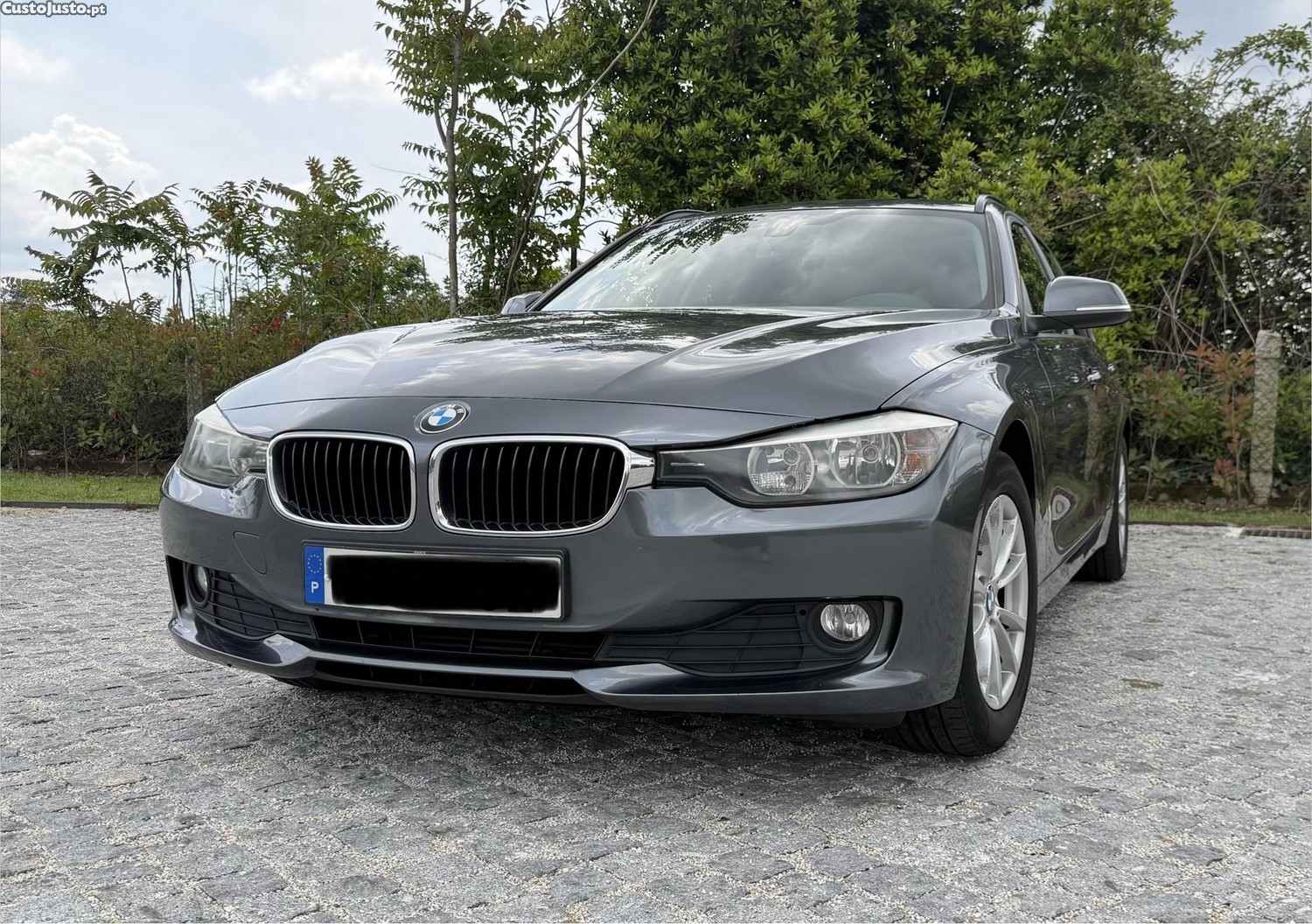 BMW 318 C bom estado com CarPlay — fotografia 9