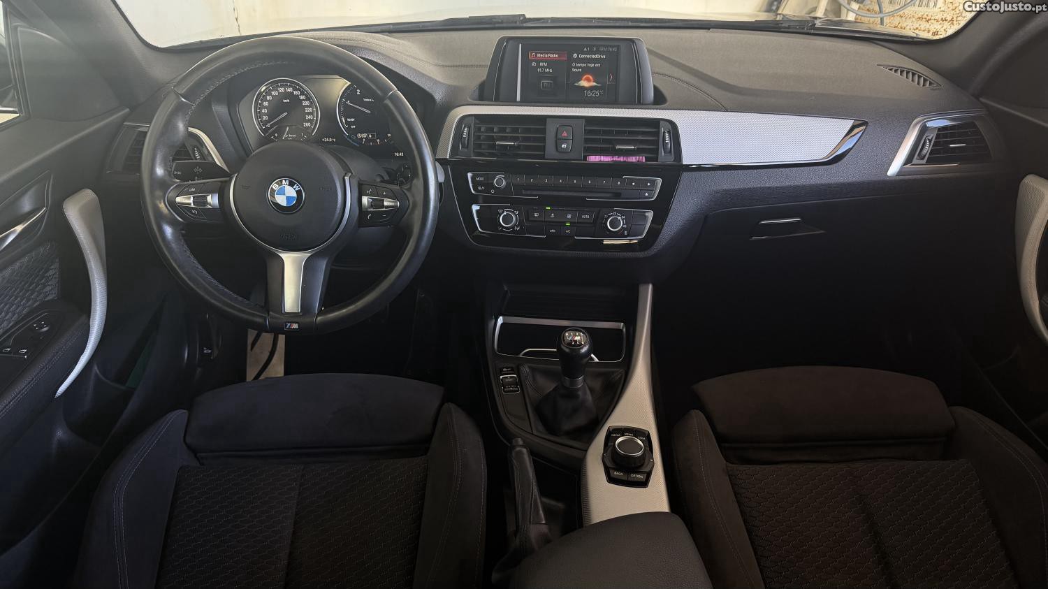 BMW 116 d Pack Desportivo M — fotografia 13