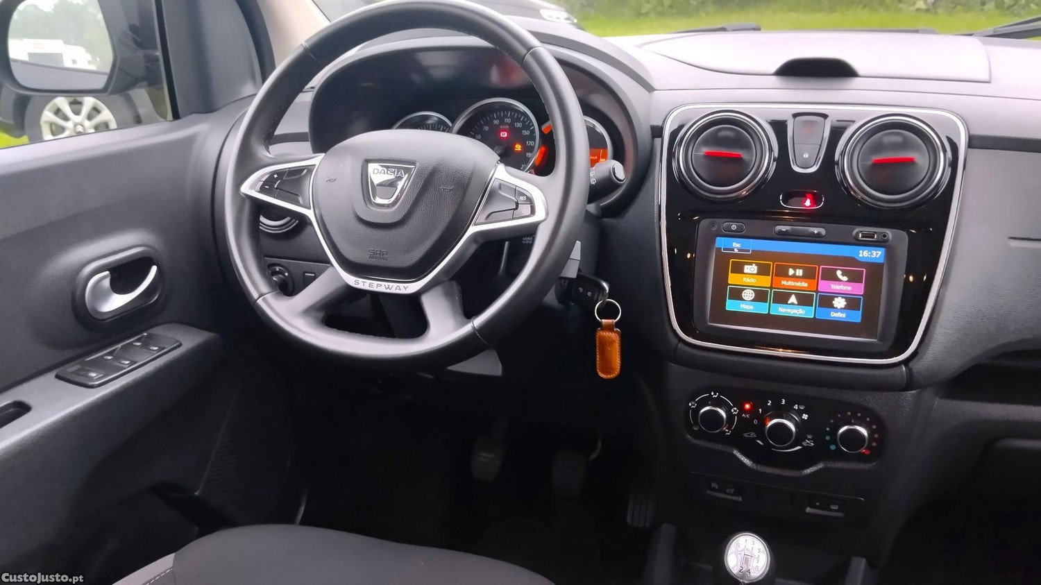Dacia Lodgy 1.5 Blue dCi Stepway 7L - 19 — photo 4