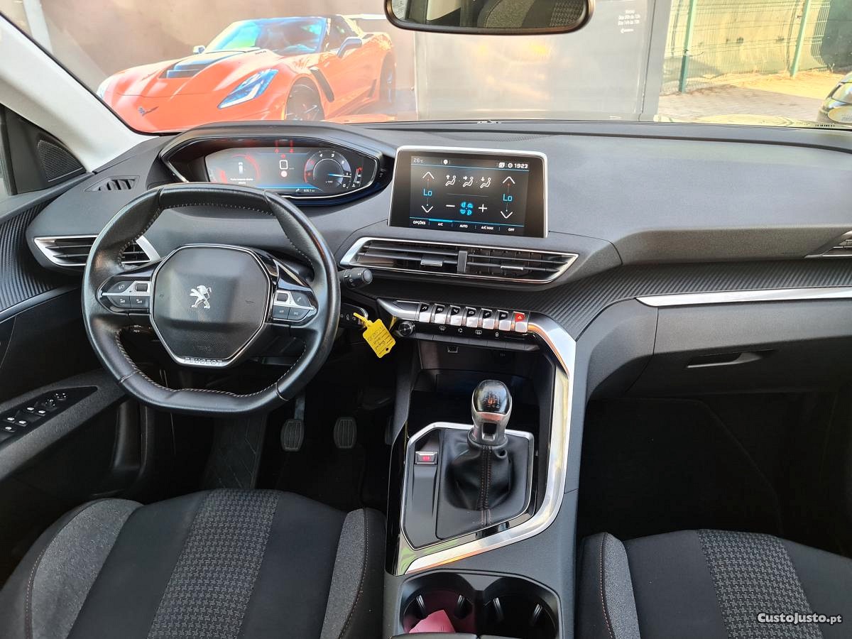 Peugeot 5008 1.5 BlueHDi Active Pack — fotografia 3
