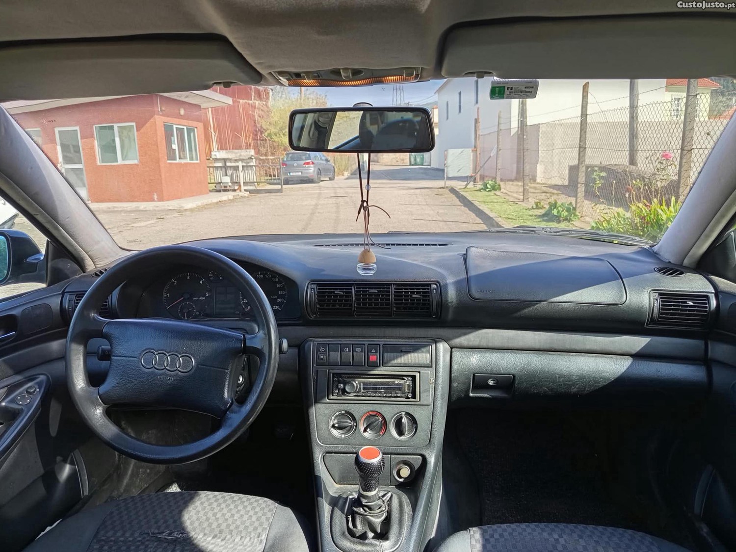 Audi A4 (Geração B5 / Typ 8D) - 96 — photo 2