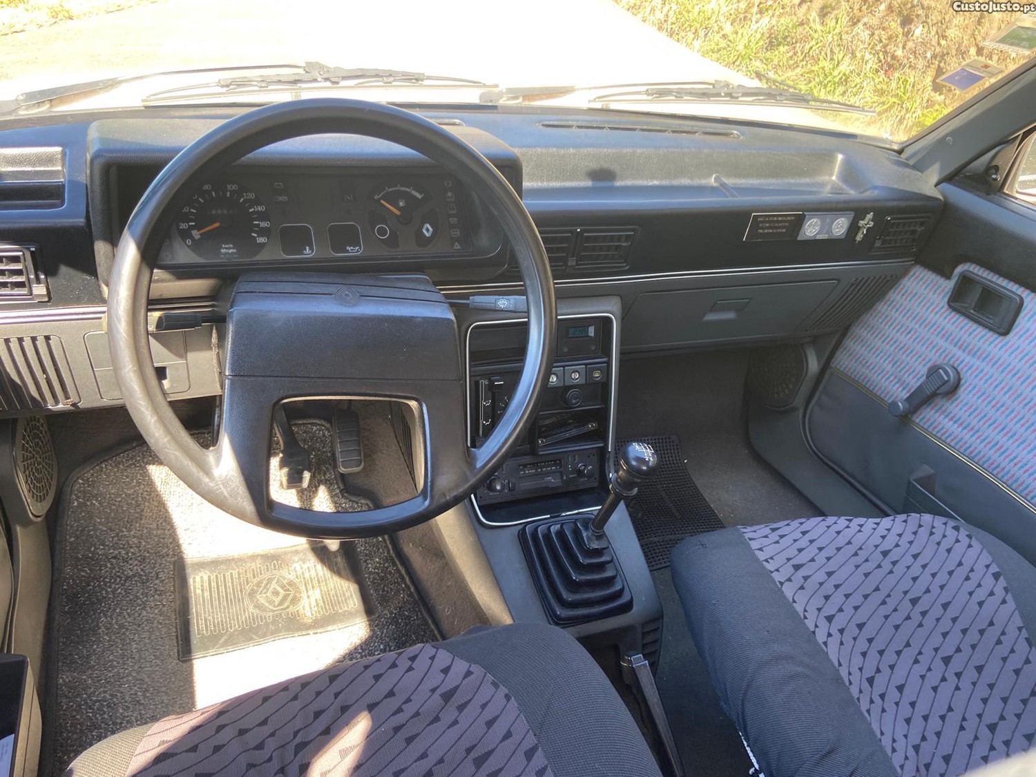 Renault 9 TL CLÁSSICO — fotografia 5