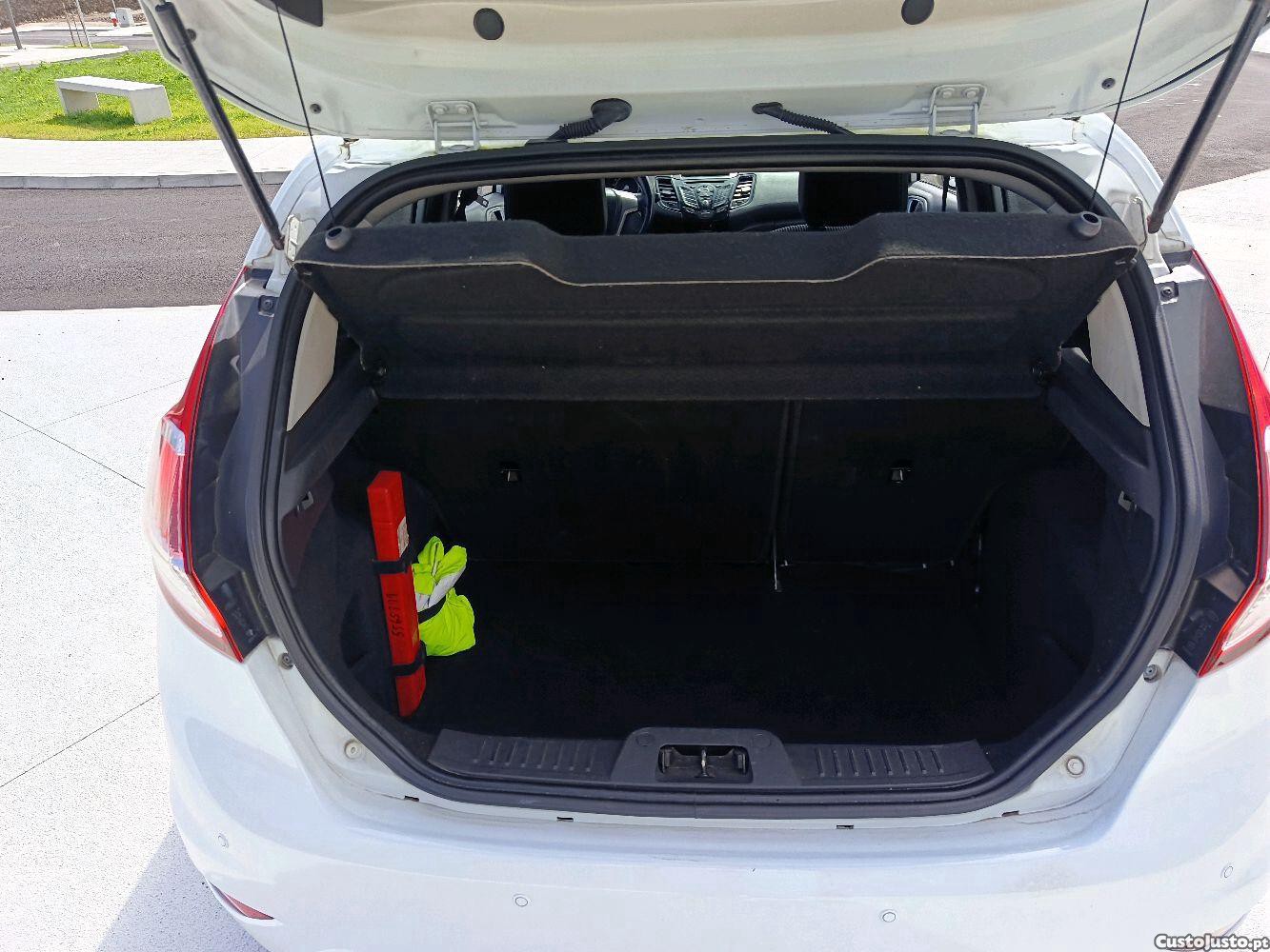 Ford Fiesta 1.5 — fotografia 4