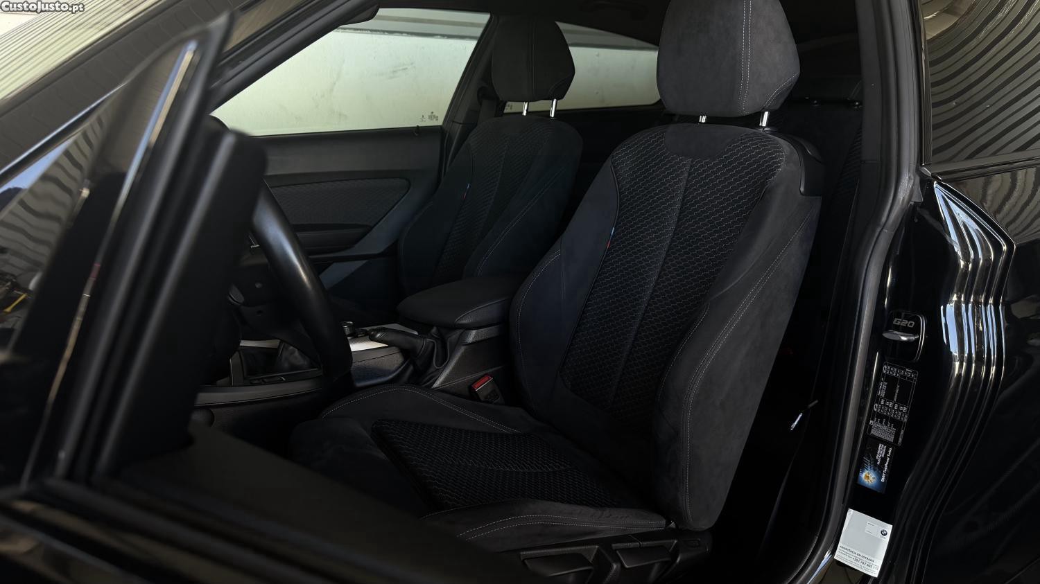 BMW 116 d Pack Desportivo M — fotografia 16