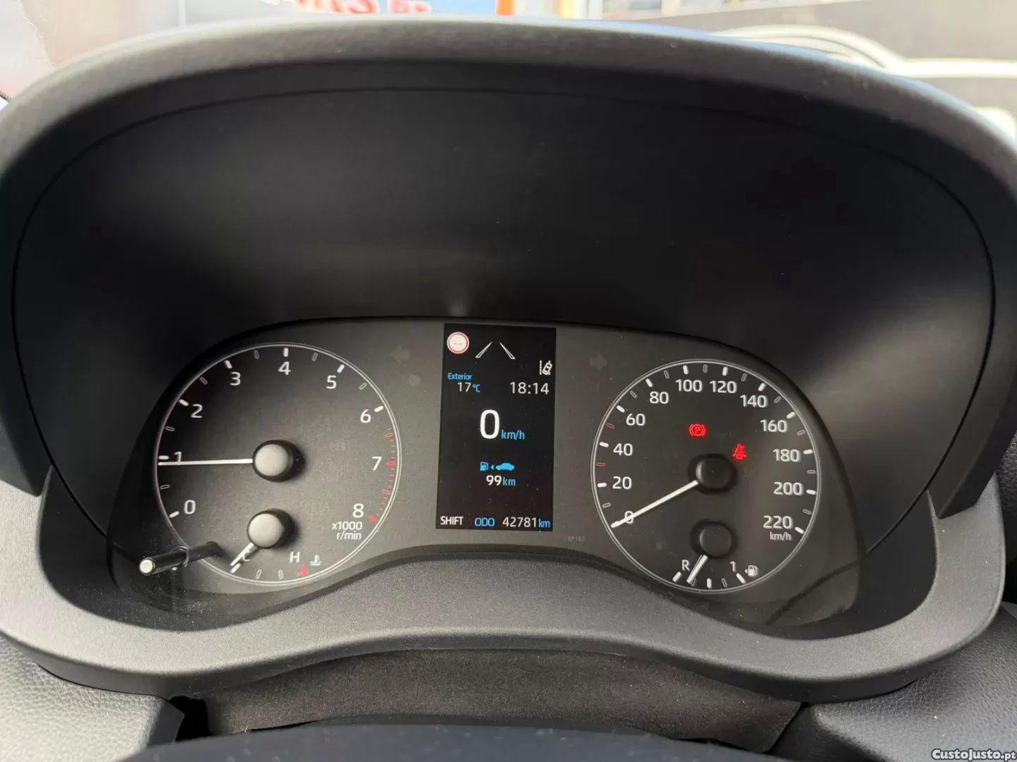 Toyota Yaris 1.0 vvt-i comfort — photo 3