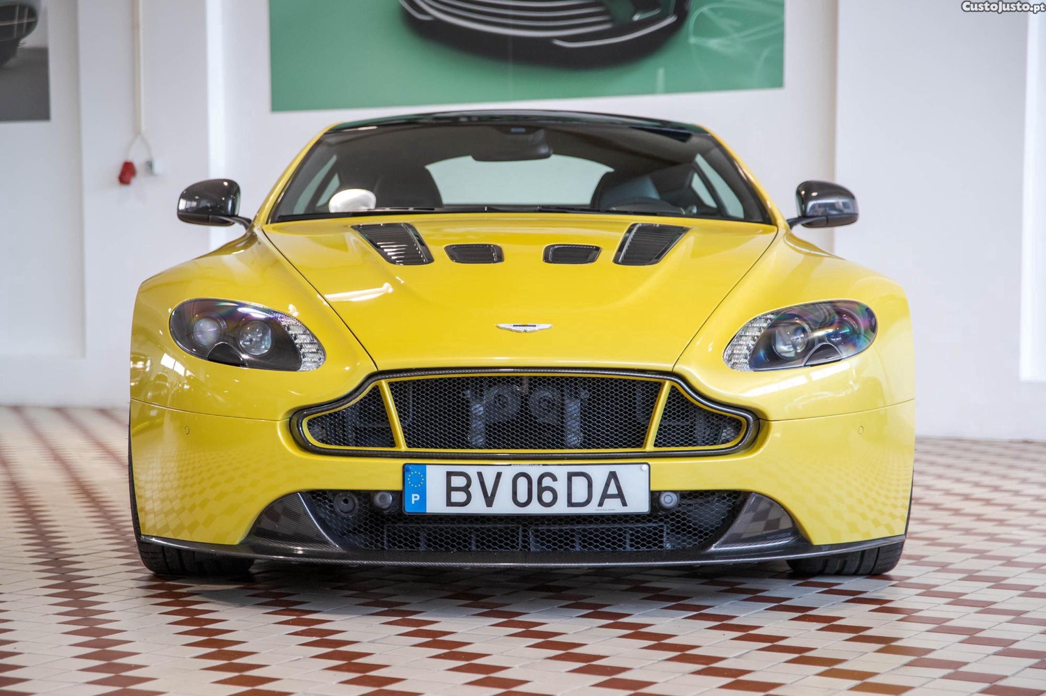 Aston Martin V12 Vantage V12 S — photo 2